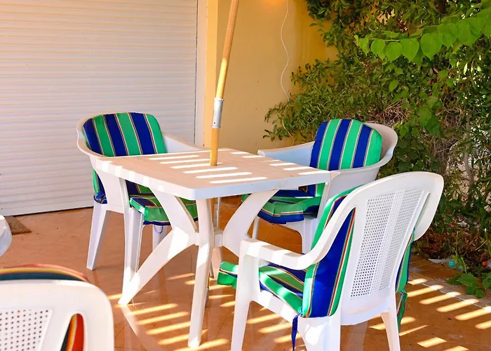 5bdr Modern Beachside Retreat In Einbay L 2nd Row Apartment *