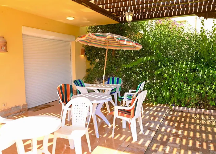 5bdr Modern Beachside Retreat In Einbay L 2nd Row *