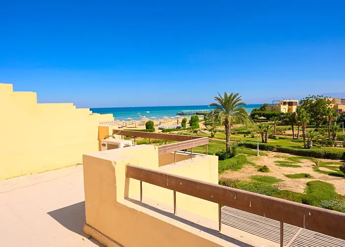 5bdr Modern Beachside Retreat In Einbay L 2nd Row * Ain Sukhna