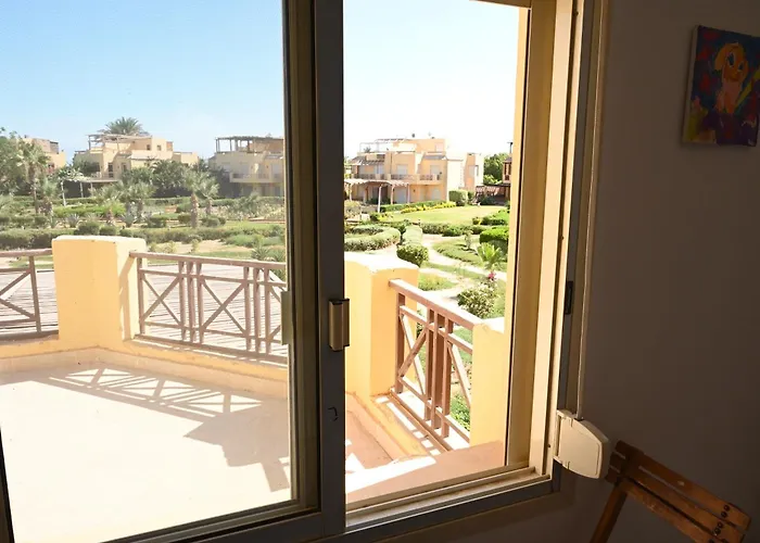 5bdr Modern Beachside Retreat In Einbay L 2nd Row Ain Sukhna