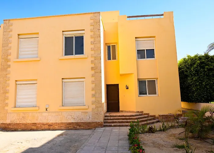 5bdr Modern Beachside Retreat In Einbay L 2nd Row Ain Sukhna