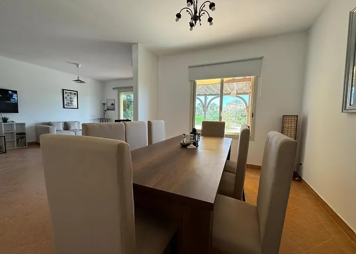 5bdr Modern Beachside Retreat In Einbay L 2nd Row Apartment *