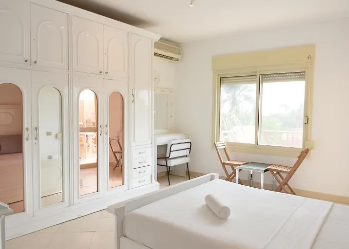 5bdr Modern Beachside Retreat In Einbay L 2nd Row *