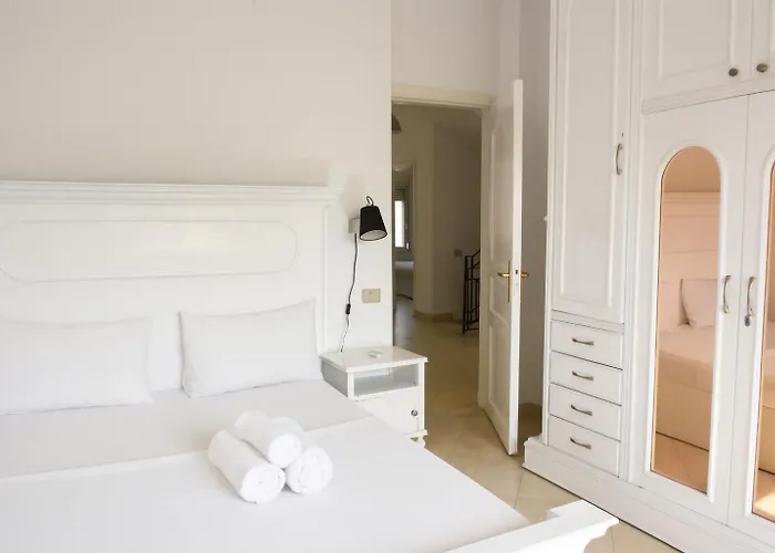 Apartment 5bdr Modern Beachside Retreat In Einbay L 2nd Row Ain Sukhna