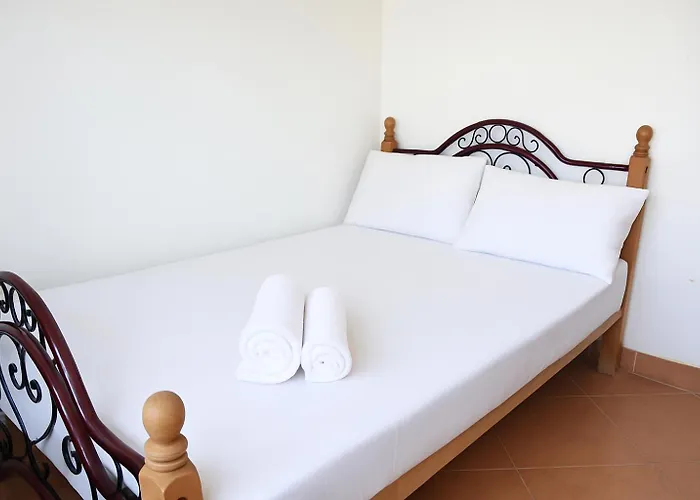Apartment 5bdr Modern Beachside Retreat In Einbay L 2nd Row Ain Sukhna